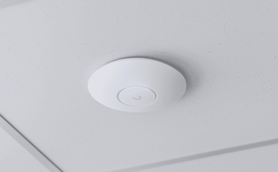 UniFi U7 Lite Alt Port Görünümü