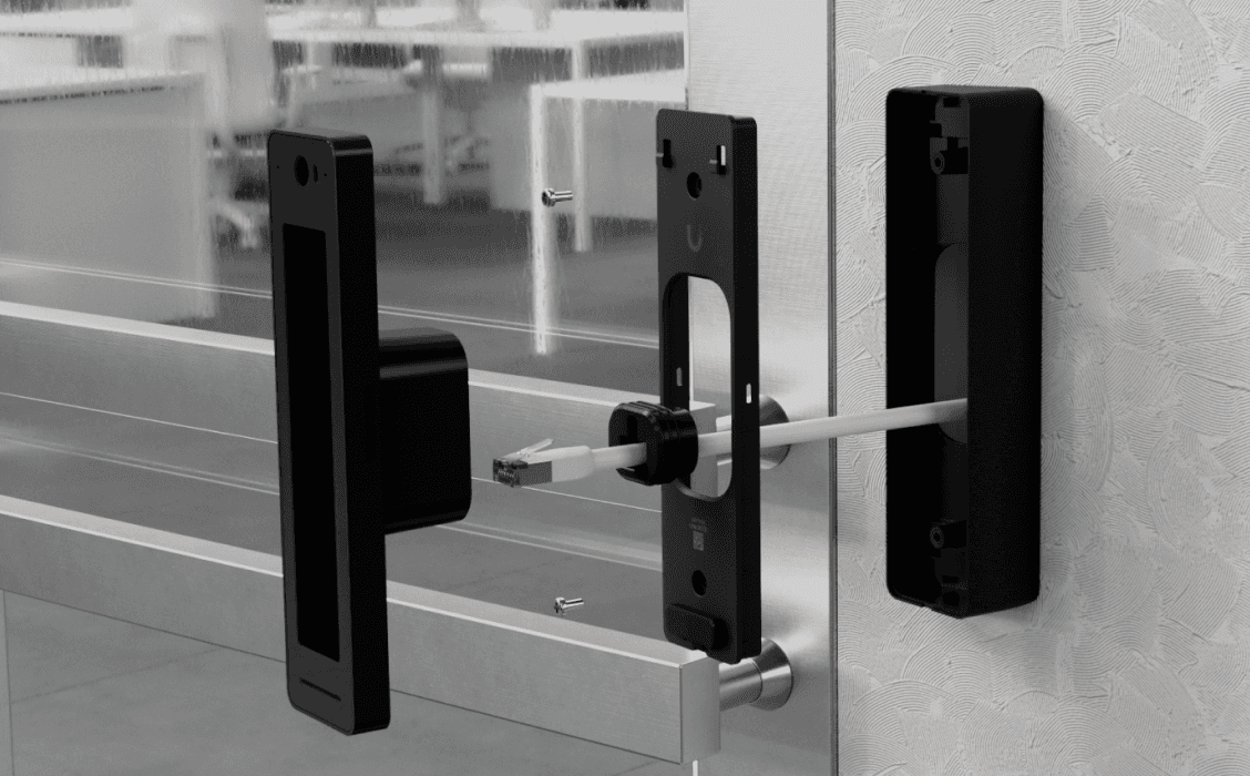 ?u=https%3A%2F%2Fcdn.ecomm.ui.com%2Fproducts%2F5718a222-5d7b-496d-897d-8fa38a8eb6cd%2F4f7c1963-a4b4-4454-8ee1-86a518565b45.png&q=75&w=3840