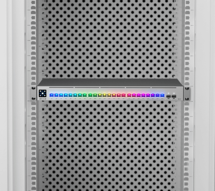 Ubiquiti USW-Pro-Max-24-PoE open doos Etherlighting switch