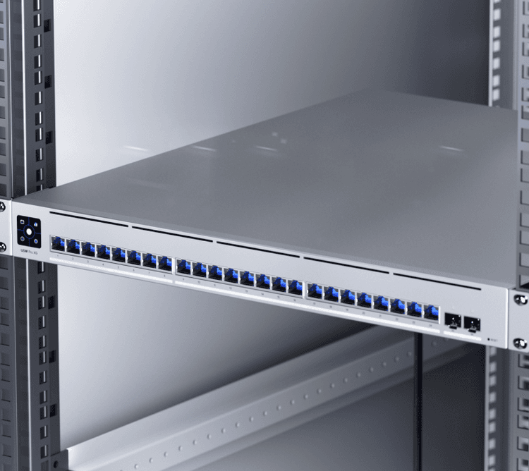 USW-Pro-XG-24 Ön Panel Detay