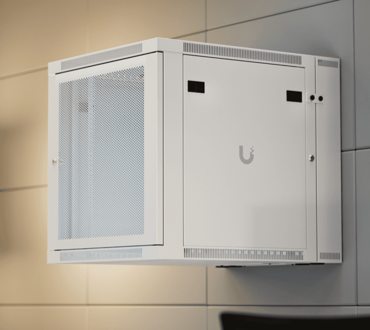 Ubiquiti 12U Rack Cabinet Swing zijaanzicht