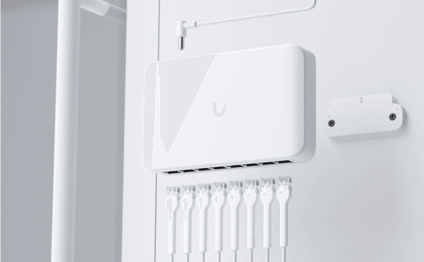 USW-Lite-8-PoE achterzijde