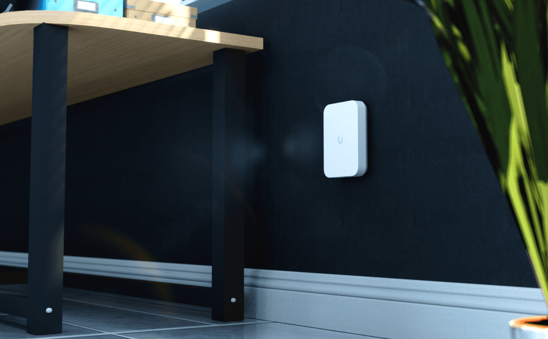 Imagen oficial de U7 In-Wall en su instalación UniFi