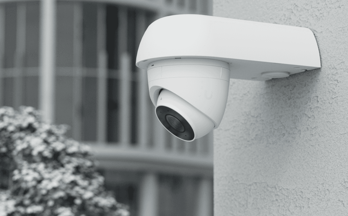 Ubiquiti UACC-Camera-AM outdoor montage