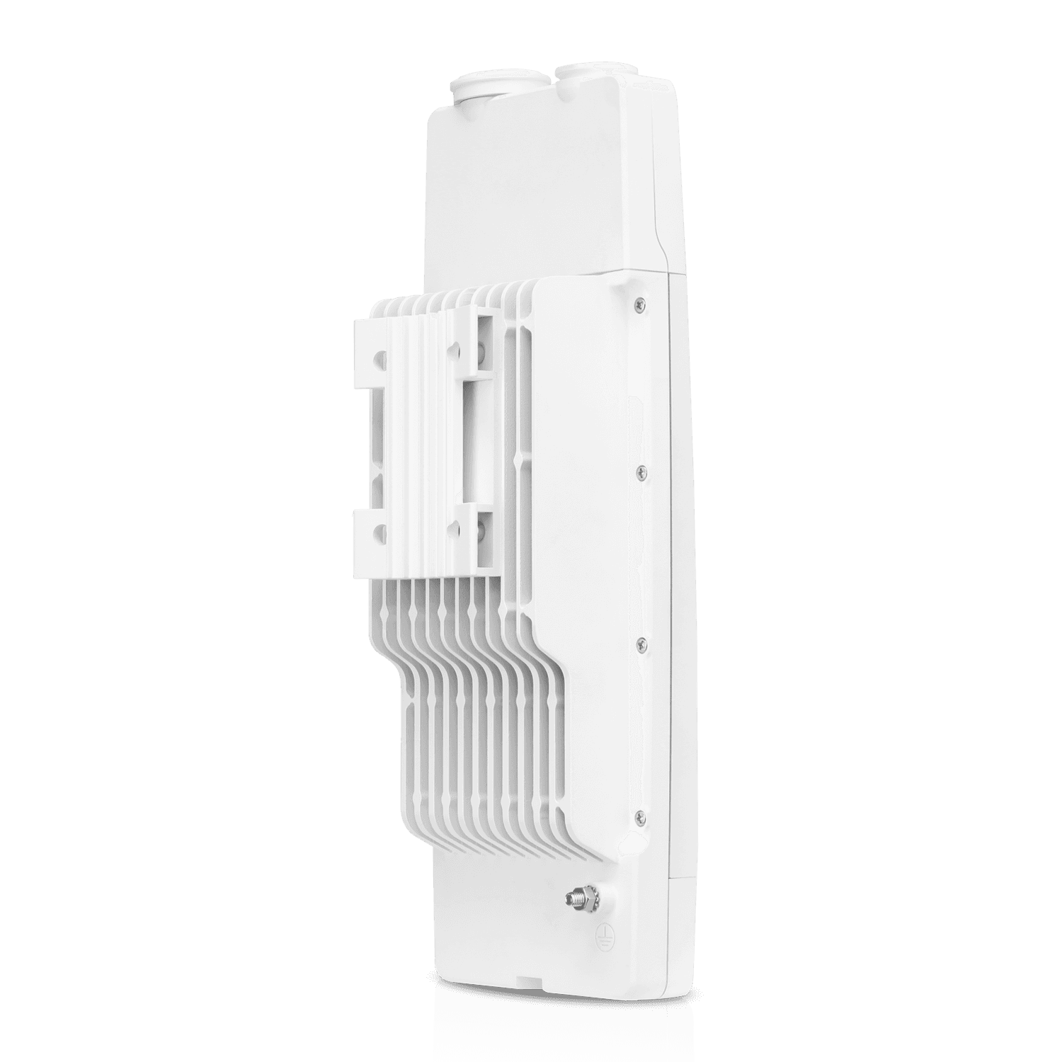 airFiber 11 GHz低频回程无线电与碟形天线