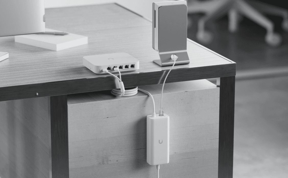 PoE Integrated AC Adapter