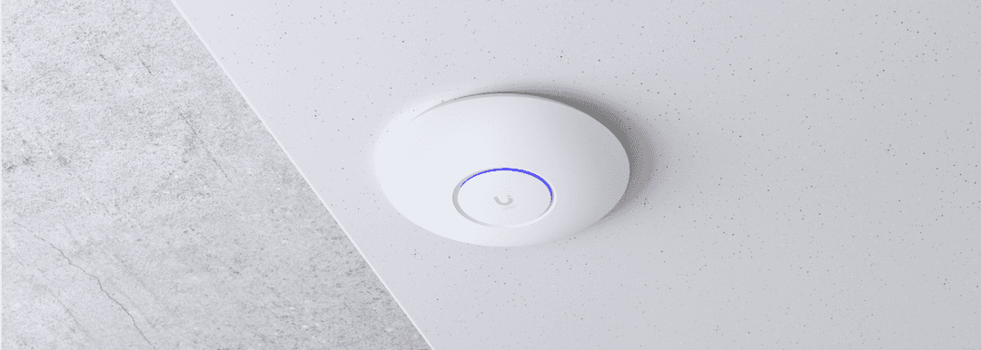 Imagen oficial de U6 Long-Range en su instalación UniFi