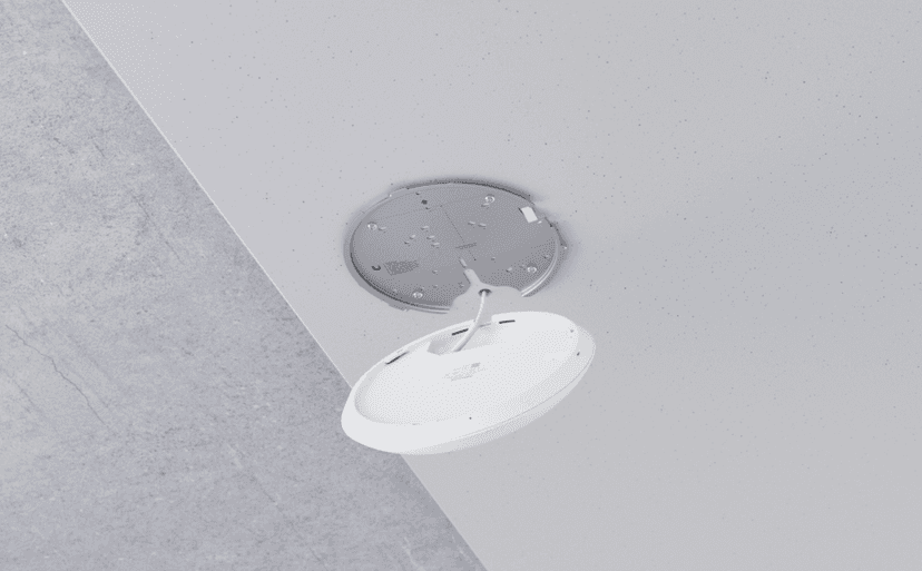 UniFi U7 Pro access point plafond montage